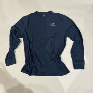 Vineyard Vines navy blue long-sleeved Santa whale t-shirt size XL in boys